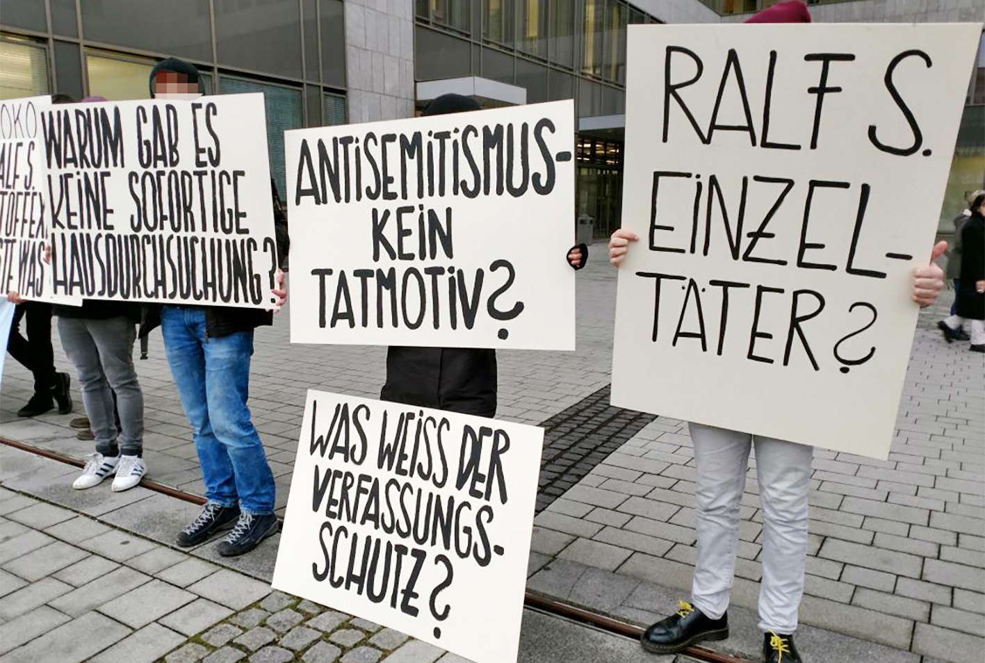 Protest vor dem Landgericht Düsseldorf am 25. Januar 2018, Foto: Sebastian Weiermann